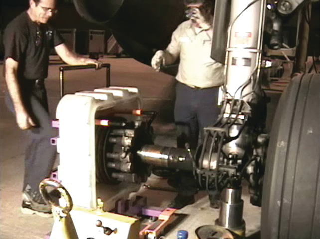 Aircrafttireandbrakeassemblyremovaltool 10139293