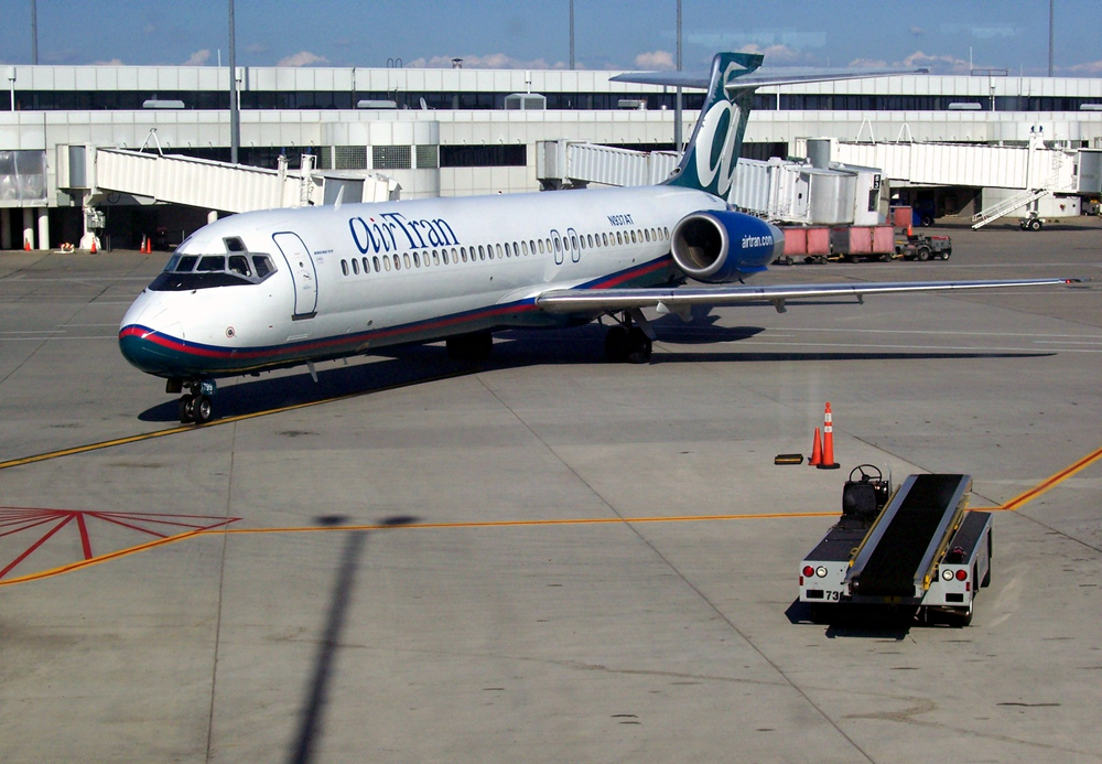 Airtran 717 At Roc 09 10617815