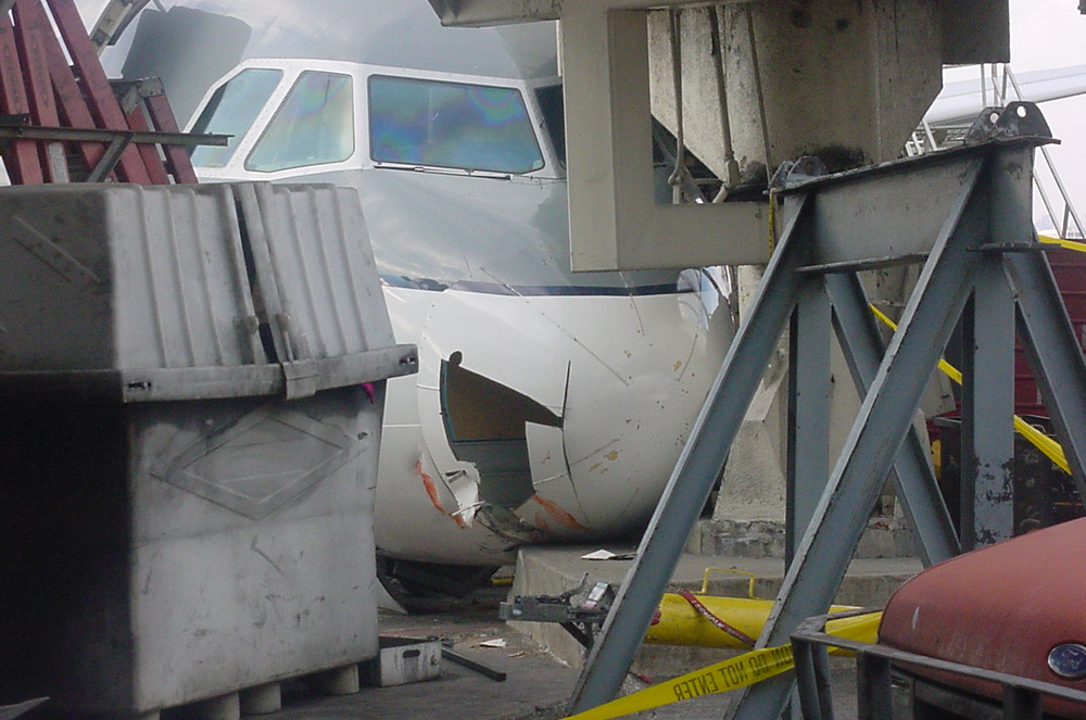 Disaster2003nw165arrive3 10719938