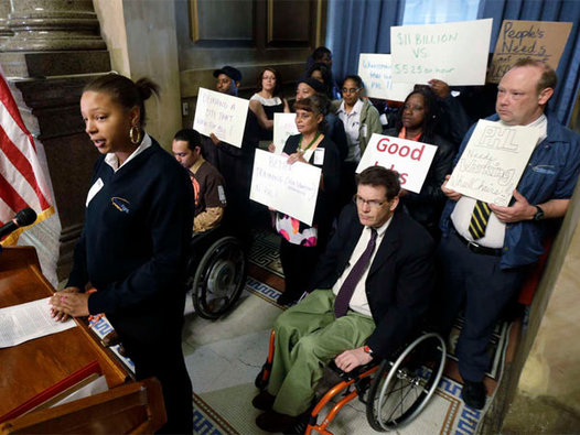 In May, the workers alleged violations of the federal Air Carrier Access Act and asked the Transportation Department to impose fines and order the airlines to force PrimeFlight to correct the problems.