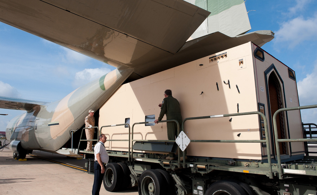 Luxury Cabin Loading Into C 13 11189807