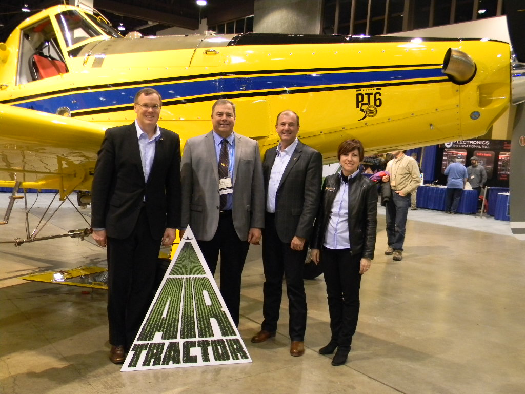 From left to right : John Saabas, President, P&WC, Jim Hirsh, President, Air Tractor, Denis Parisien, Vice President, General Aviation, P&WC and Maria Della Posta, Senior Vice President, Sales & Marketing, P&WC.