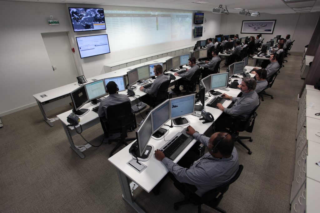 1 Contact Center High 11621933