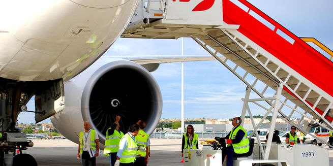 The largest growth in passenger traffic &ndash;more than 10 percent &ndash; was recorded at airports in popular tourist zones on the Mediterranean, such as Ibiza, Alicante and Malaga.