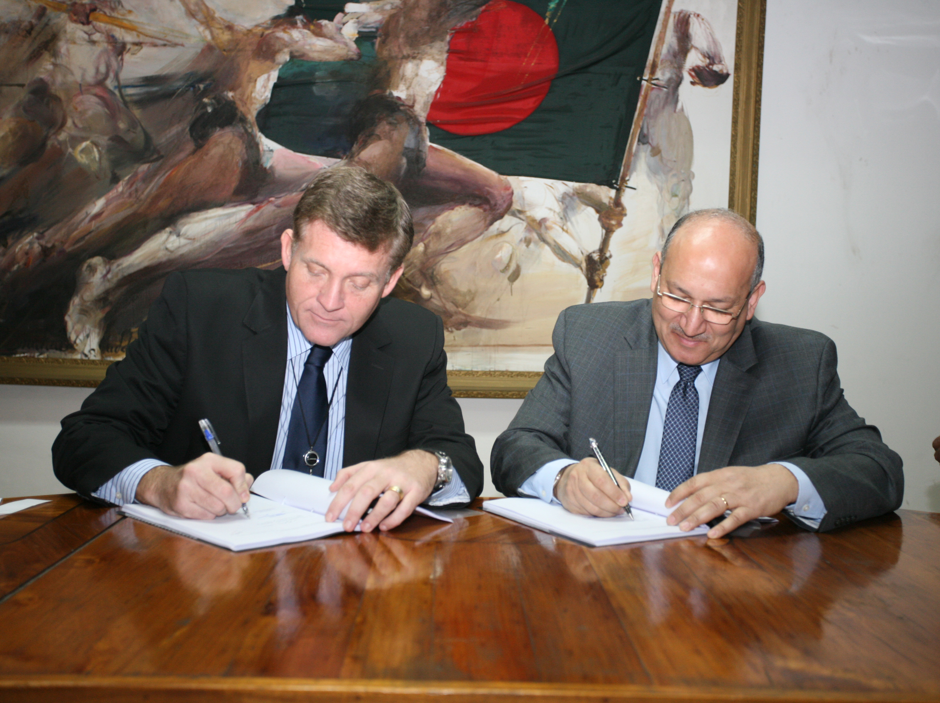 The agreement was signed by the airline&rsquo;s Managing Director & CEO with the Chairman & CEO of Smart Aviation on behalf of their respective company