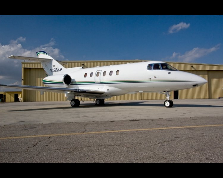 ClayLacy24 39 212 n285xp hawker800xp ext 54eba88d0d129