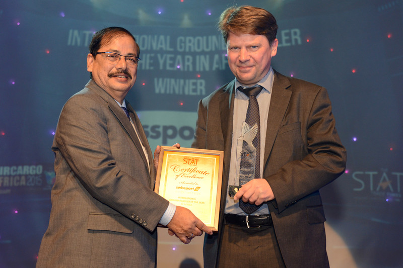 Nils Pries Knudsen, (right) senior vice president and head of global cargo for Swissport International, accepted the honor during the Air Cargo Africa 2015 conference and exhibition.