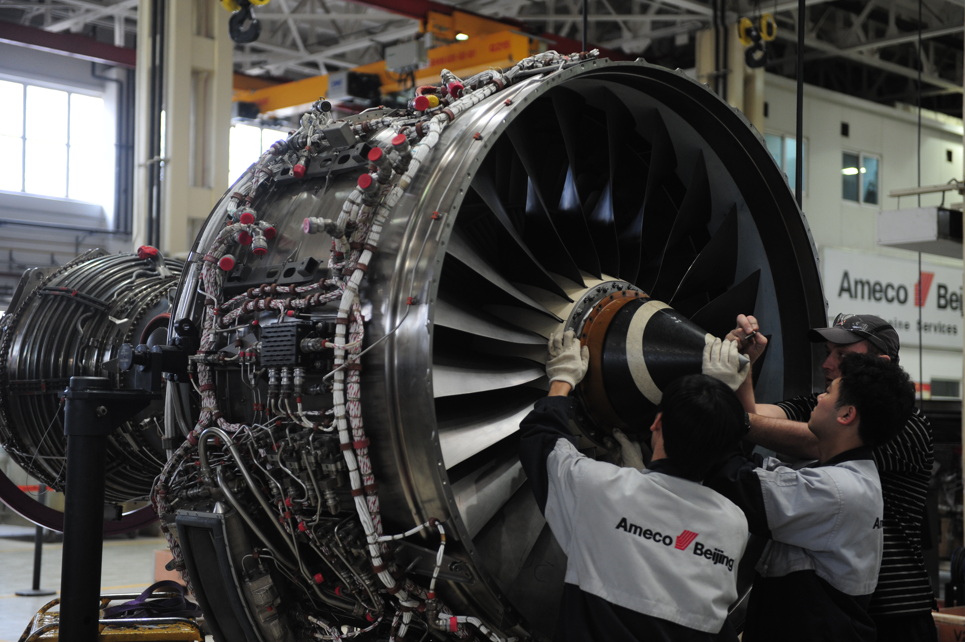 V2500 disassembly and assembly hands-on training