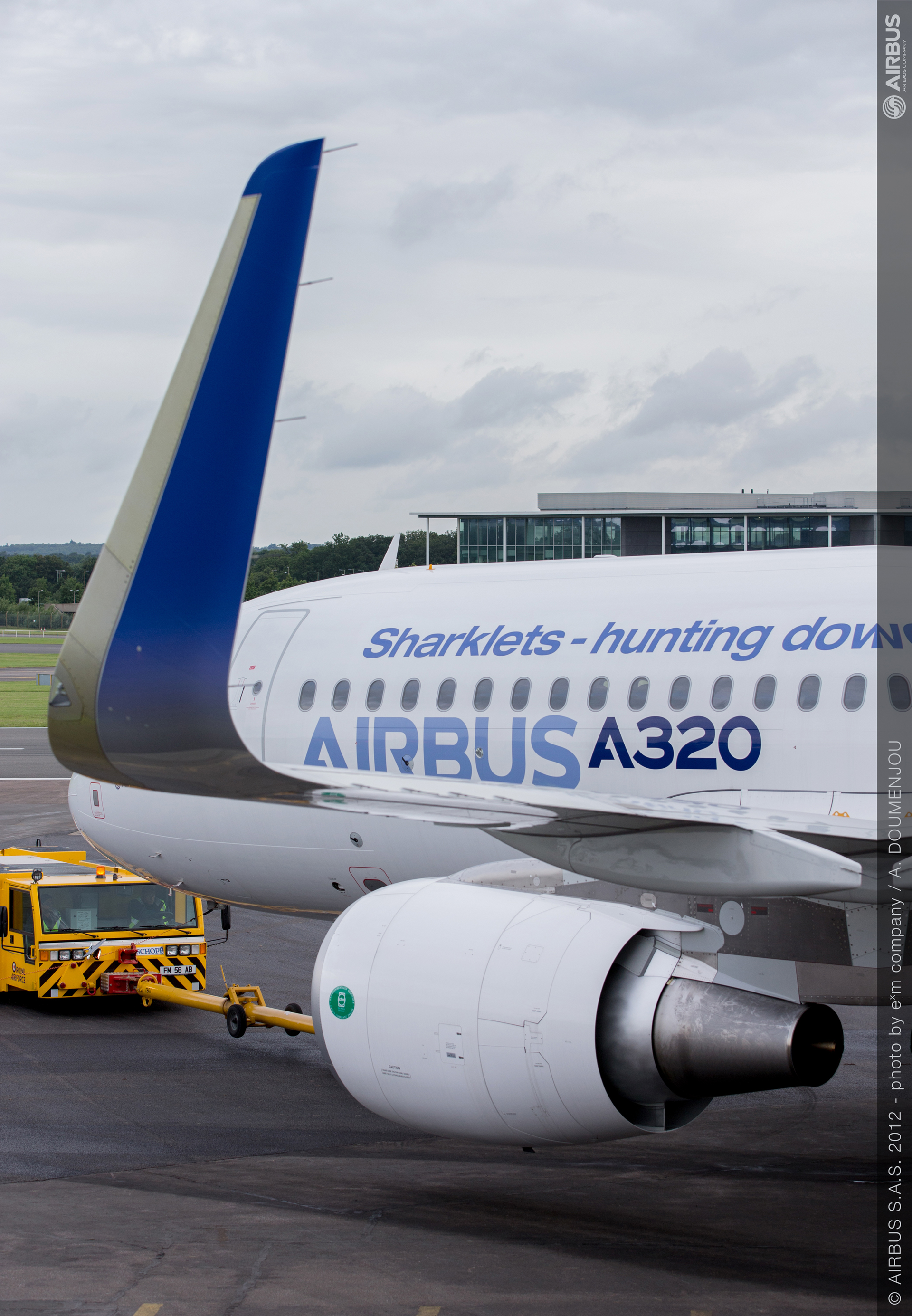 An Airbus A320 Sharklet 561f9dcf03b71