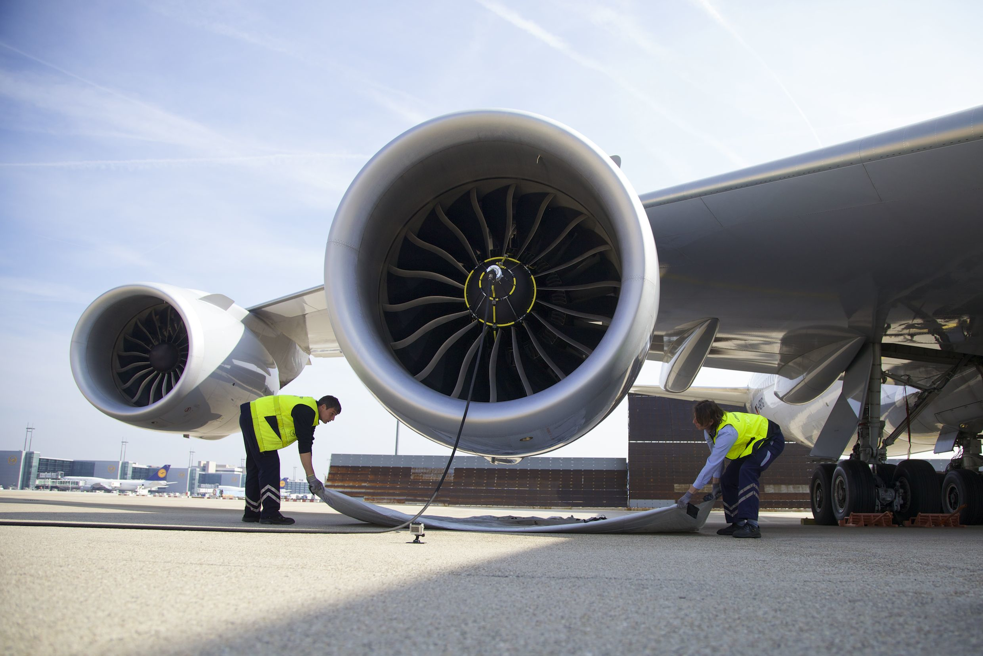 Cyclean 747 8 Lufthansa Technik Ag 56697d14a181b