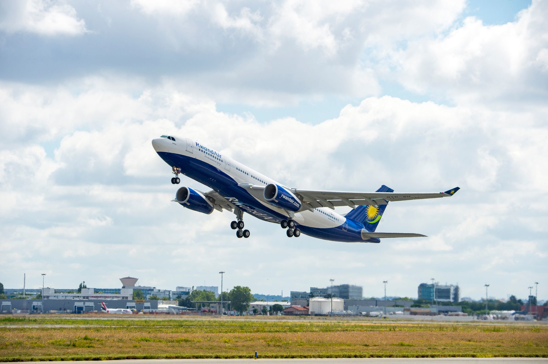 Rwand Air Airbus 57d69672eaa87