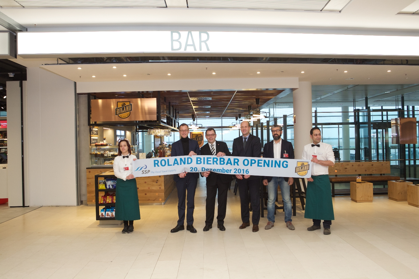 Guests at Roland can look forward enjoying not only to the local brew Beck&rsquo;s, but also to a variety of craft beers, served up with regional snacks Franzbroetchen or international options such as panini.