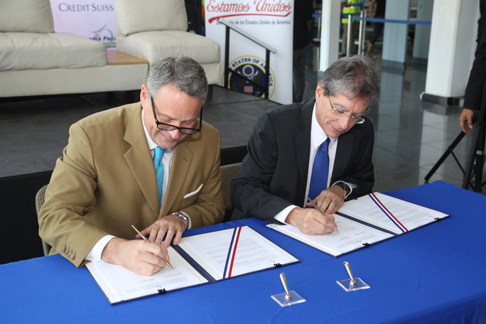 US Ambassador and General Director of the Panamanian CAA signed a Technical Assistance Agreement during the AEPP2016