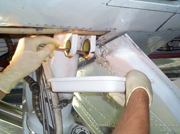 Chromate Application Bushing Bores Landing Gear 591de698644c5