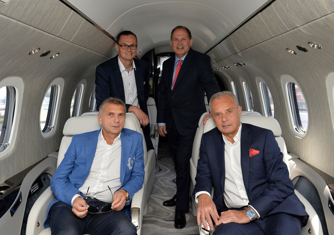 Travel Service Longitude 5923071664a71