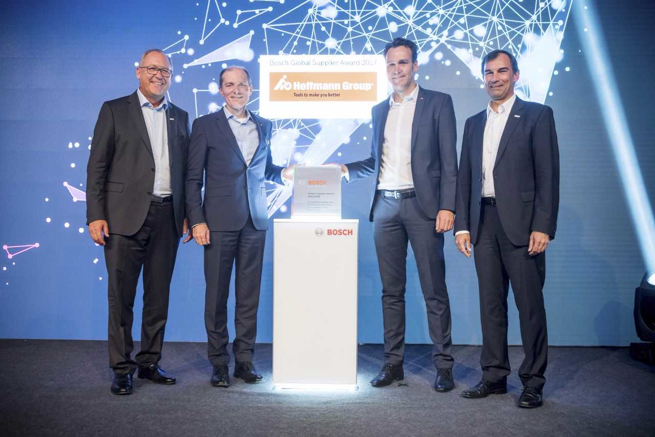 From left to right: Dr. Karl Nowak (President Corporate Sector Purchasing and Logistics, Bosch), Dr. Robert Blackburn (CEO Hoffmann Group), Christoph Birle (Vice President Key Account Management, Hoffmann Group), Robert Huter (Vice President Corporate Sector Purchasing and Logistics, Bosch)