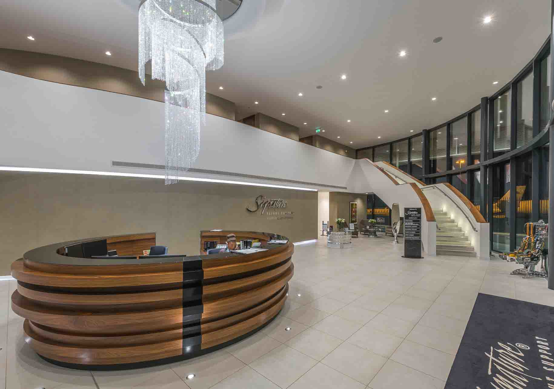 Signature London Luton FBO reception