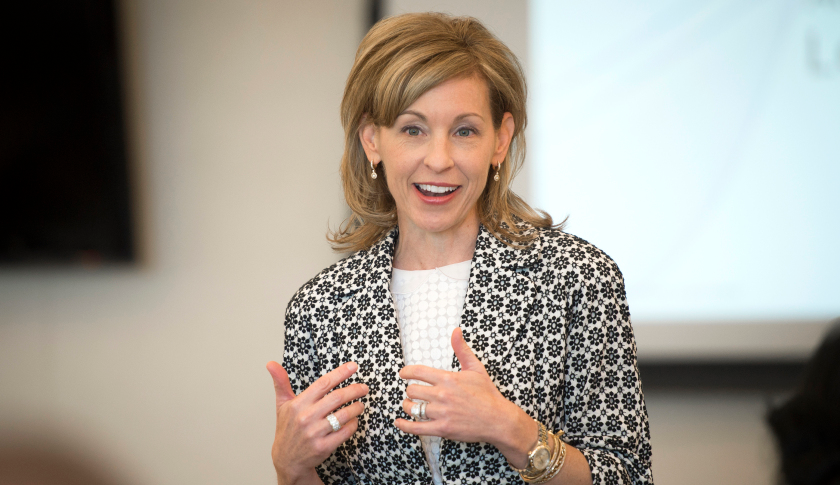 30 Leanne Caret 59c42bc405d00