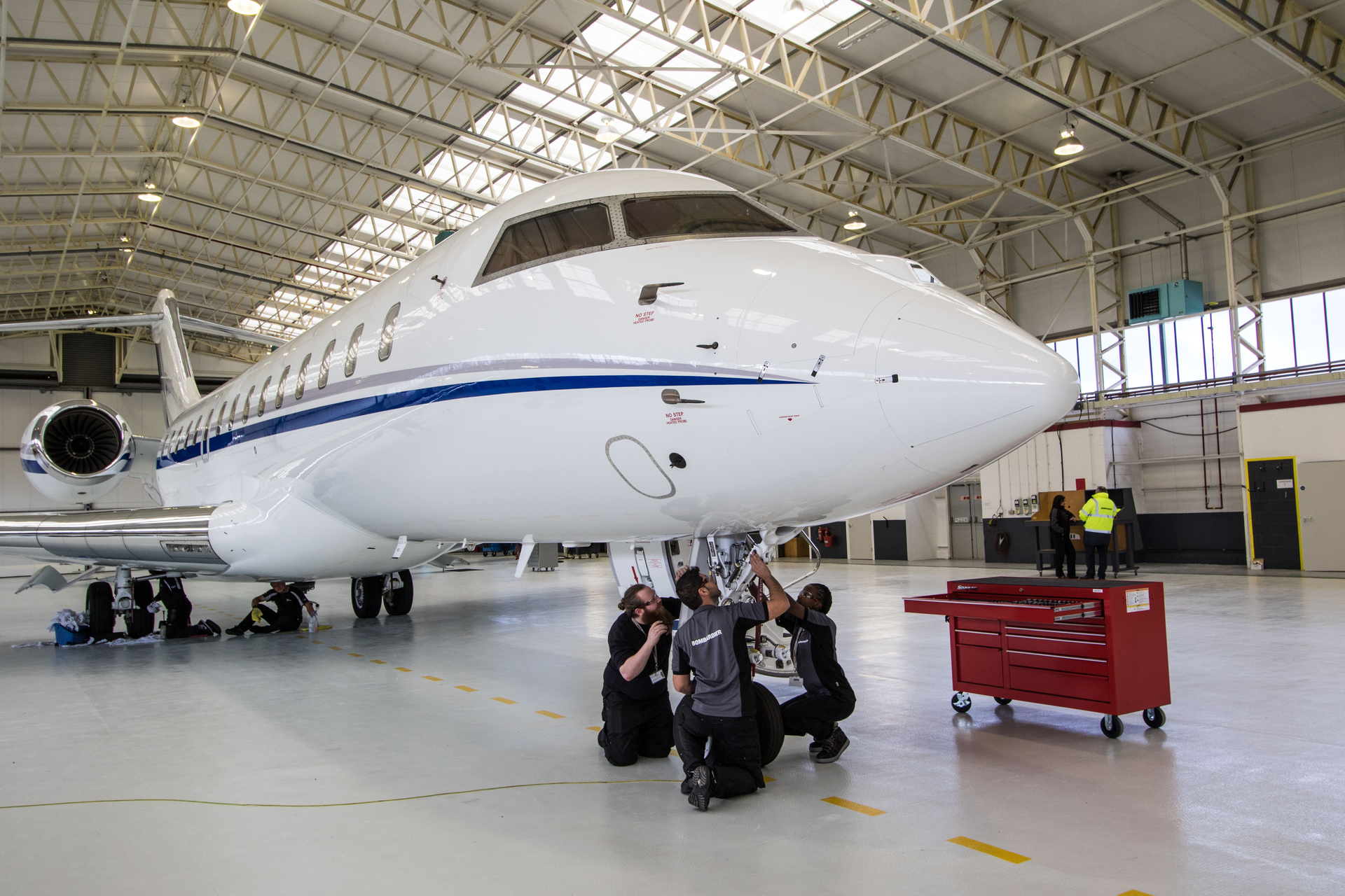 8020 079 Bombardier Hangar At Biggin Hill Final 5a2167c4df4ae