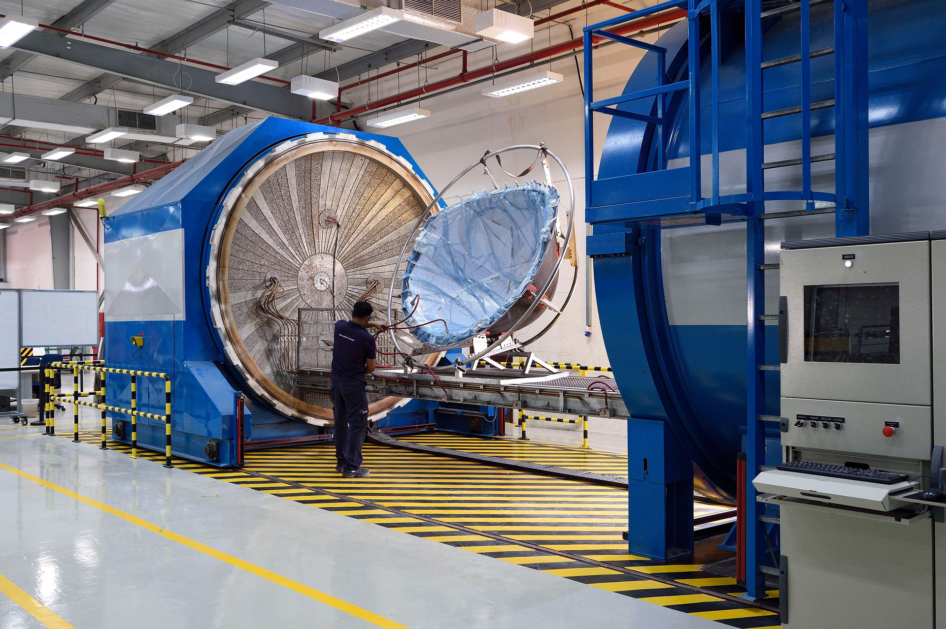 AMES Radome1 5a6737bc33061