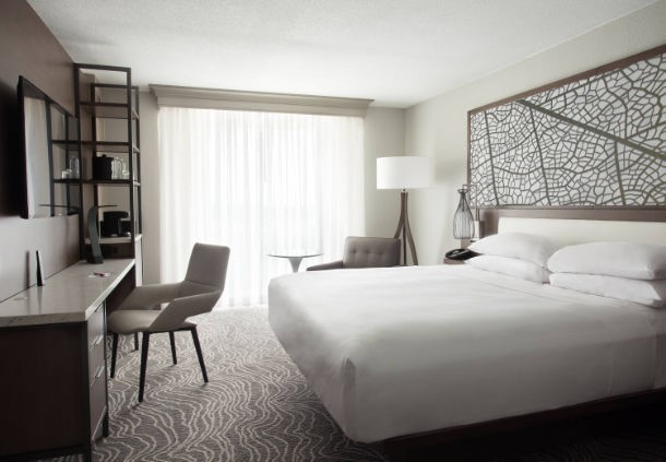 Stay at Orlando Airport Marriott Lakeside and rest well in our newly refurbished guest rooms.