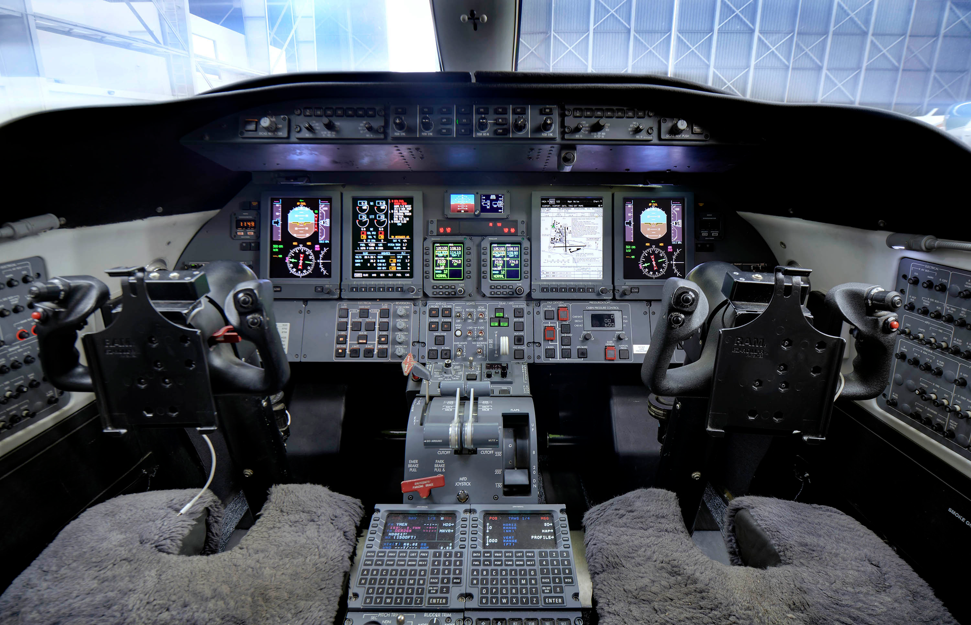 DU-875 display upgrade in Lear 45.