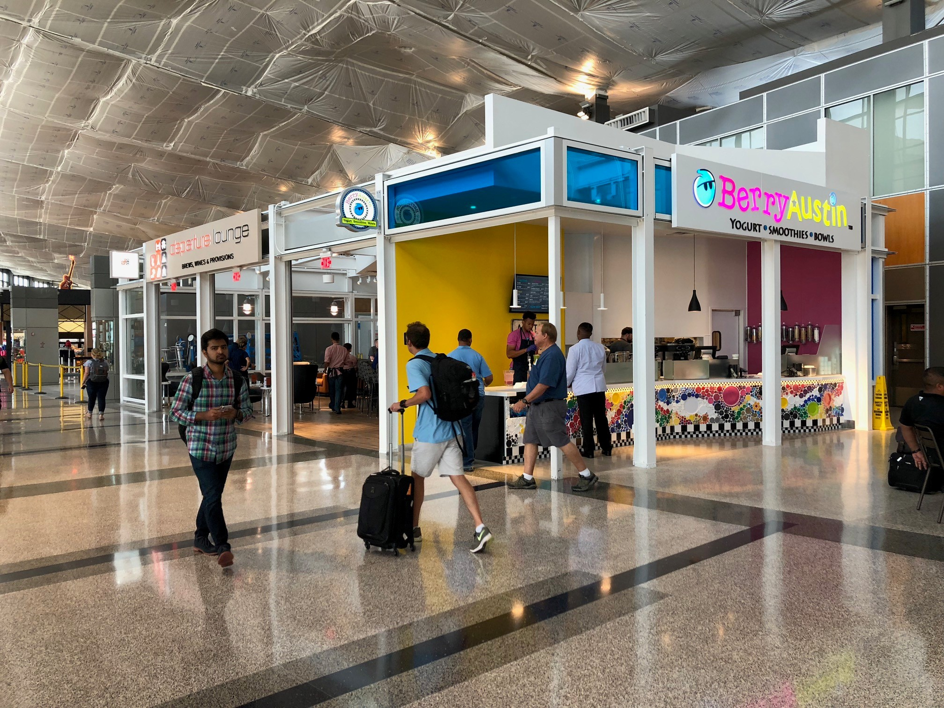 These new concepts are among several new offerings Paradies Lagard&egrave;re will open in AUS in 2018, including Hut&rsquo;s Hamburgers and Salvation Pizza. Second Bar + Kitchen&rsquo;s airport location opened in Fall 2017, and has been wildly popular with travelers.