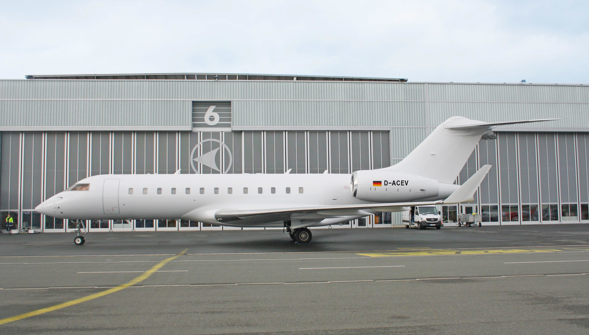 FAI adds its fifth Global Express to the fleet 5b2a57ca5204f