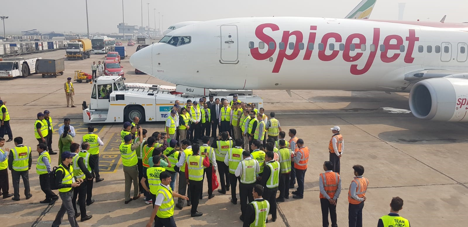 IAI delegation and the Israeli Embassy in India representatives in the TaxiBot launching ceremony.