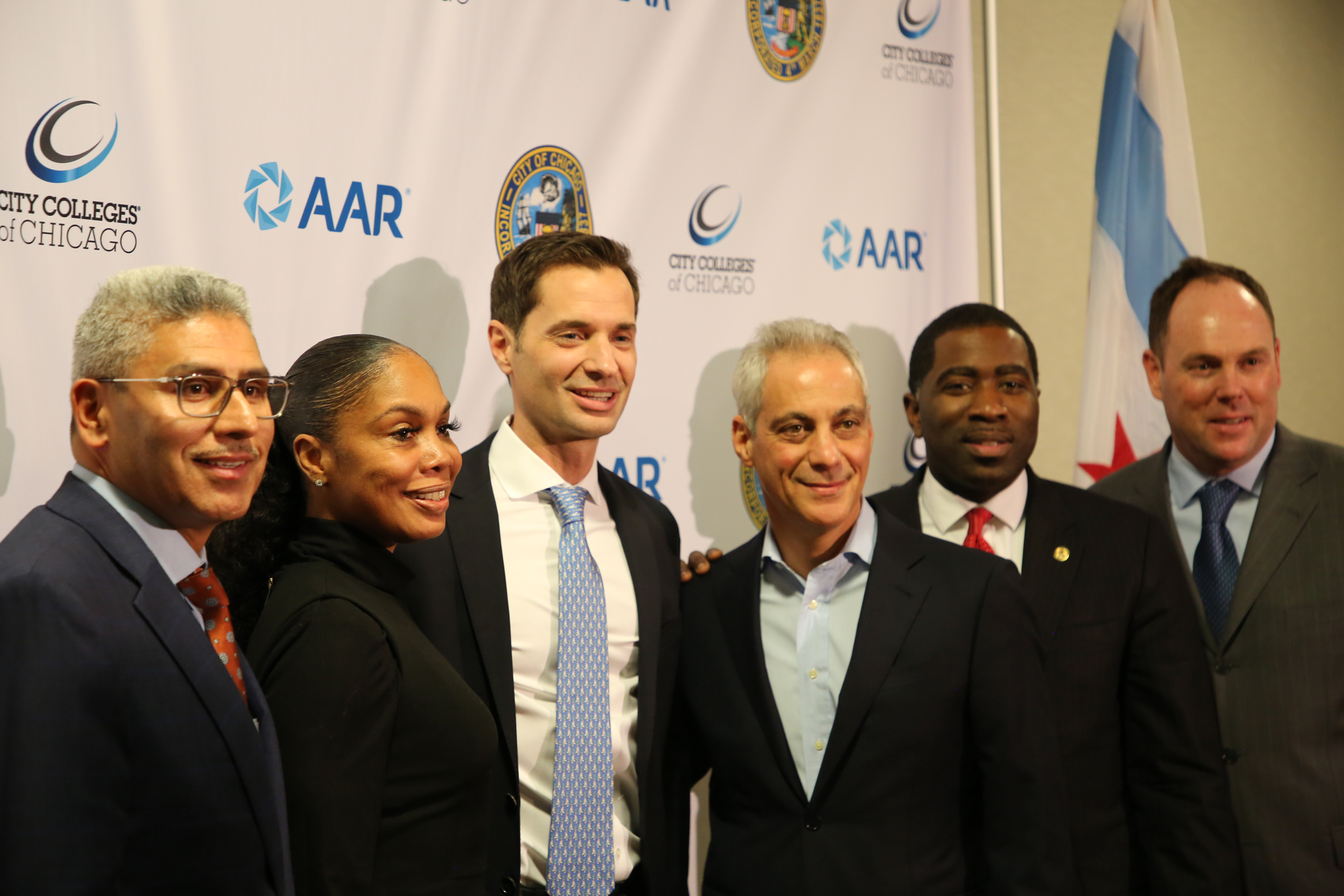 From left, City Colleges of Chicago Chancellor Juan Salgado; President of Olive-Harvey College Kimberly Hollingsworth; AAR President and CEO John Holmes; Mayor Rahm Emanuel; State Rep. Marcus Evans (33rd); and Ald. Matthew O&rsquo;Shea (19th Ward).