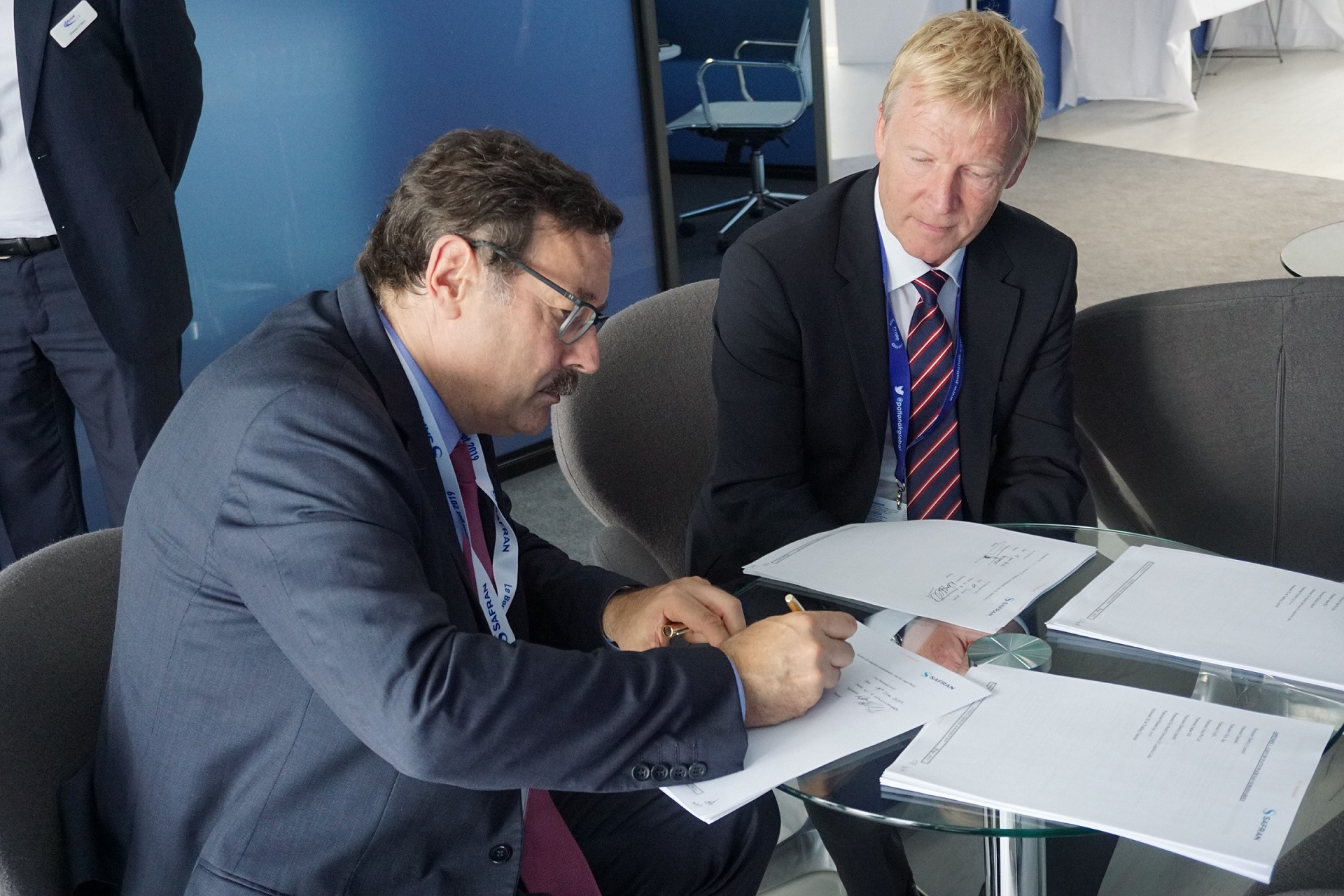 Safran Signs Global Agreement With Pattonair L R Olivier Horaist And Wayne Hollinshead