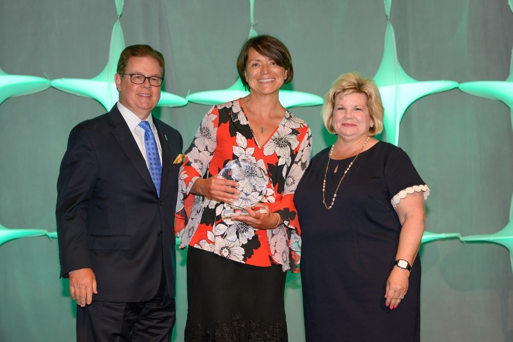 From left to right: Kevin Burke, ACI-NA President and CEO, Tatiana Starostina, and Candice McGraw, ACI-NA Chair and CEO of Cincinnati/Northern Kentucky International Airport.