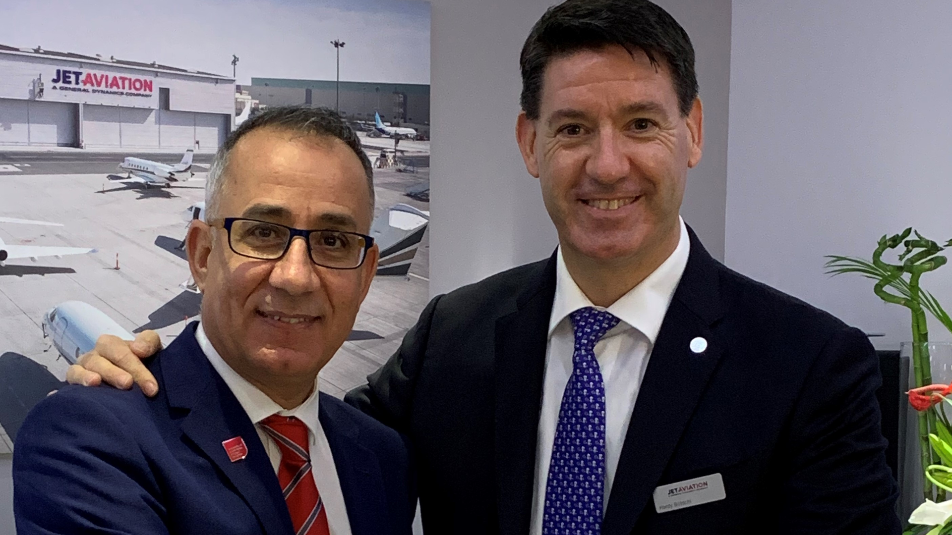 Dr. Akram Hammoudeh, Director, Faculty of Computing, Engineering and Science, University of South Wales, and Hardy Butschi, VP Regional Operations Middle East & GM Dubai.