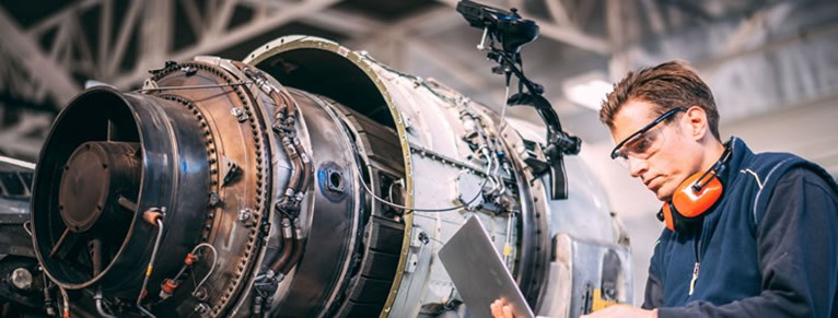 Technichian Analyzes Jet Engine 790x300 5e3982a87705d