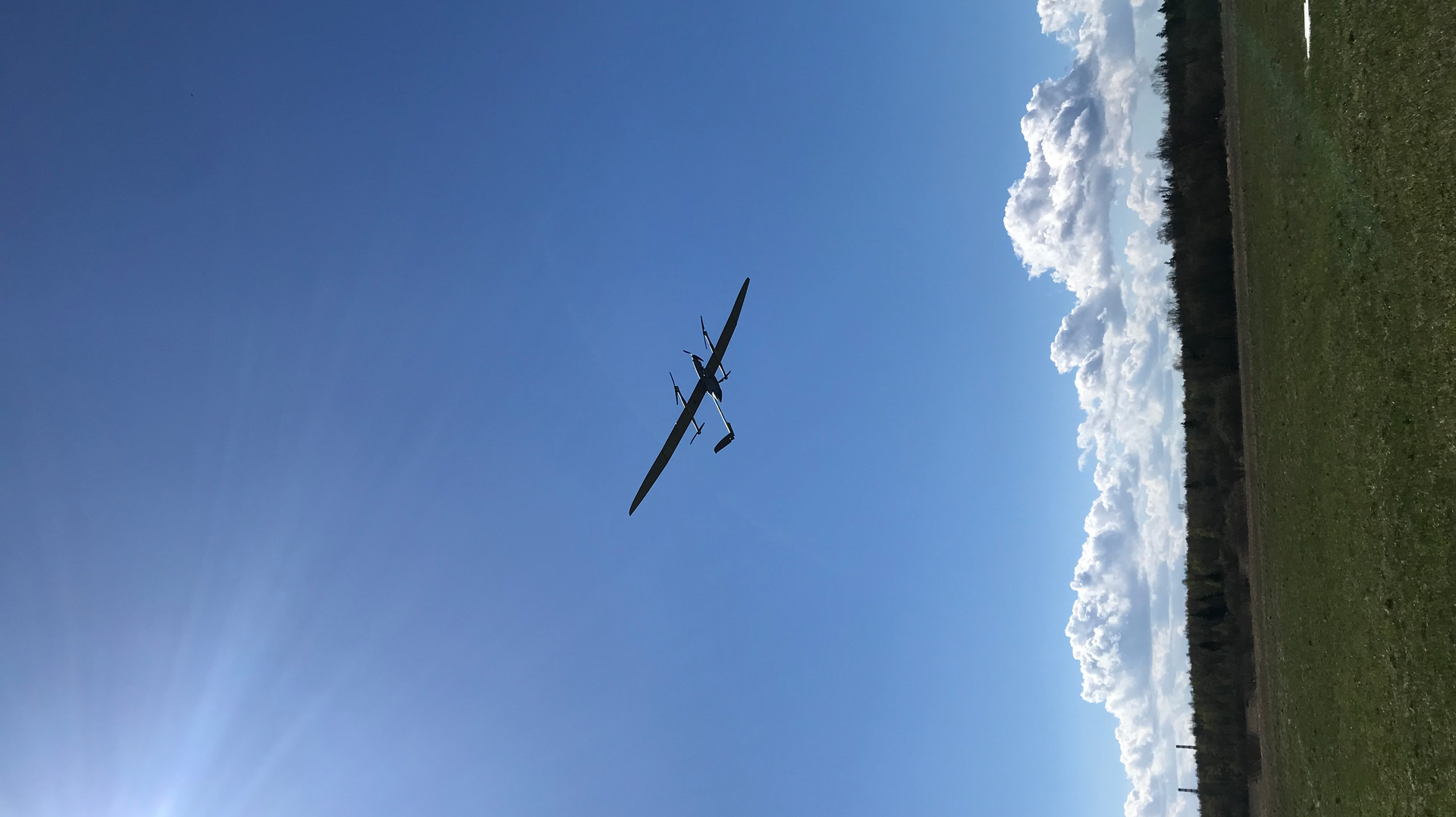 EANS continues to safely and reliably operate Estonian airspace, providing services to manned flights and international manned COVID-19 relief flights, but the need to safely integrate drones for this special mission meant reactivating the Frequentis FIMS from the previous drone trials.