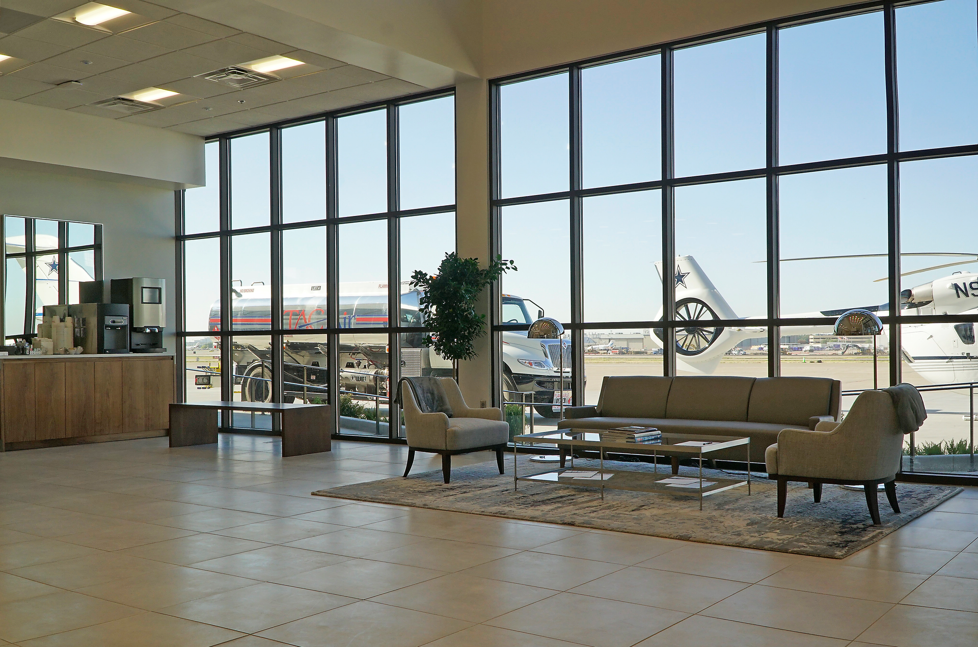 The modern terminal building was designed using inspiration from other mid-century buildings and d&eacute;cor found throughout Dallas.