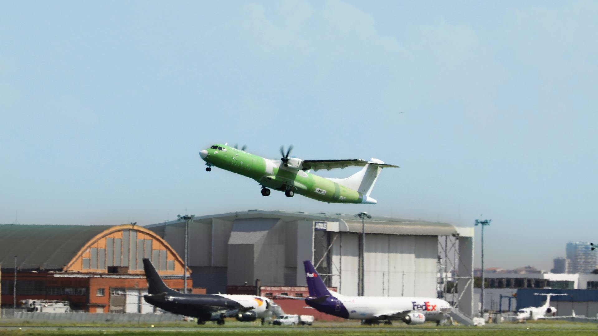 Atr Freighter First Flight 5f62315291e3f