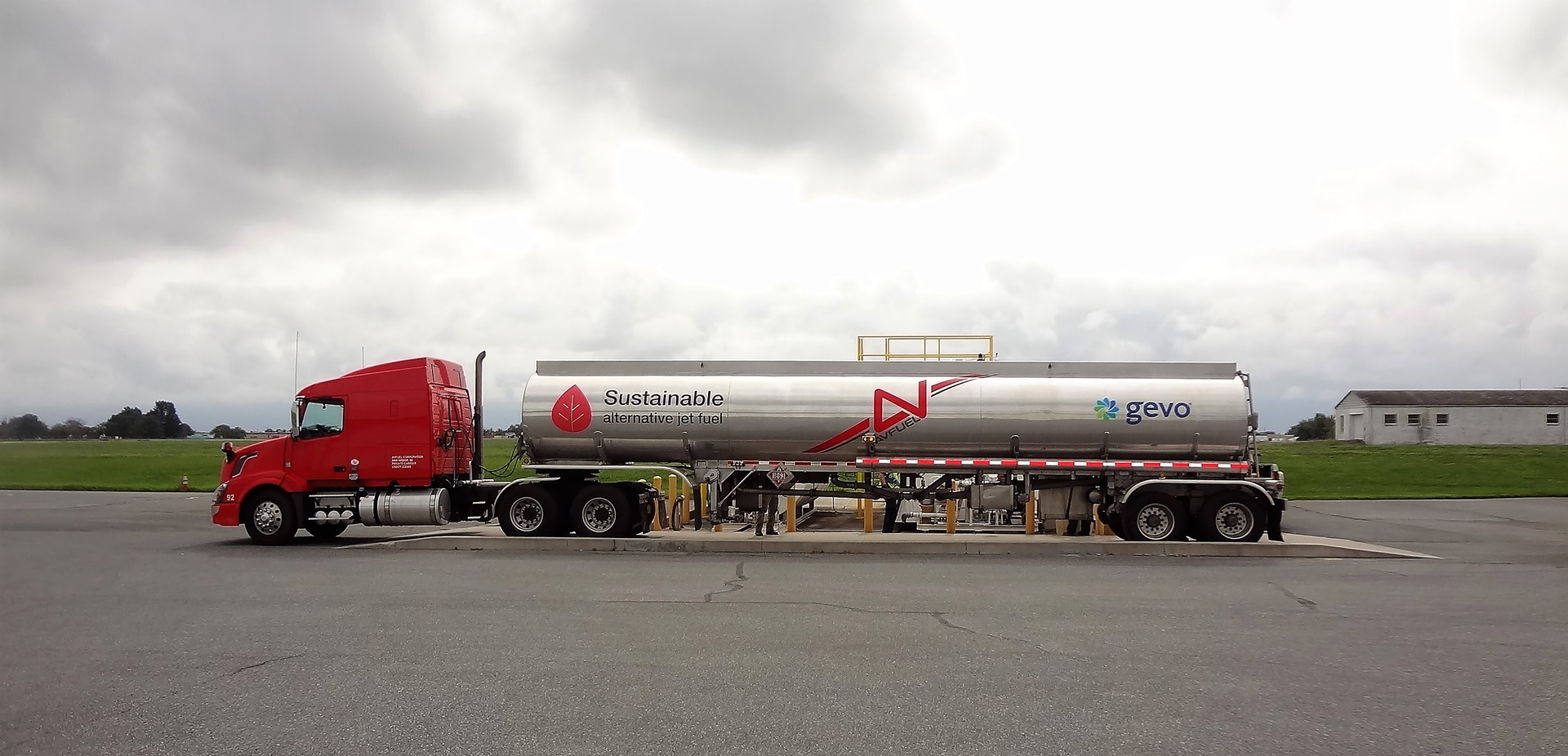 Photo To Accompany Avfuel Marks First Flight Department Delivery Of Saf