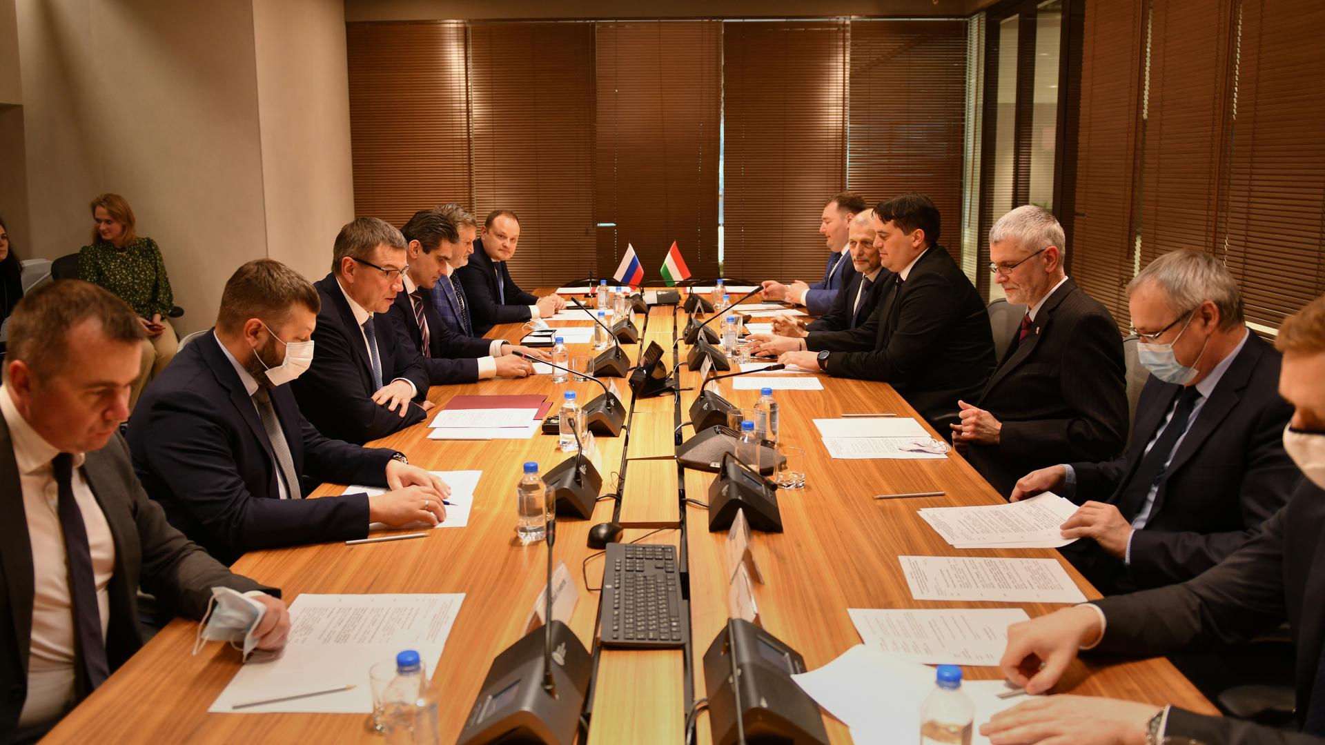 Photo 2 605360182380b