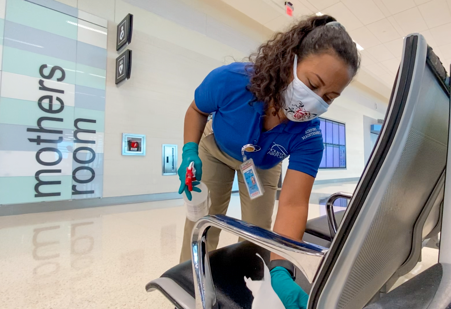 Custodial Team At Work Hou 613b8ee6b78ae