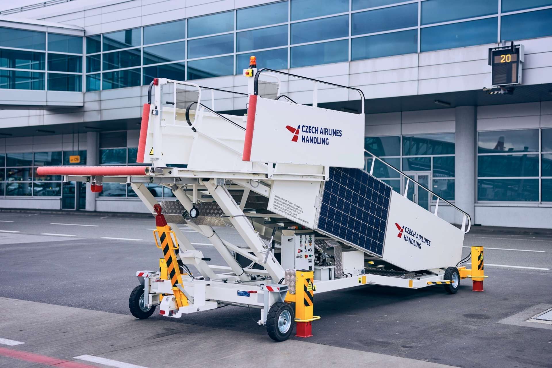 Implementing the Environmental, Social and Governance (ESG) methodology can help ground service providers reduce CO₂ emissions.