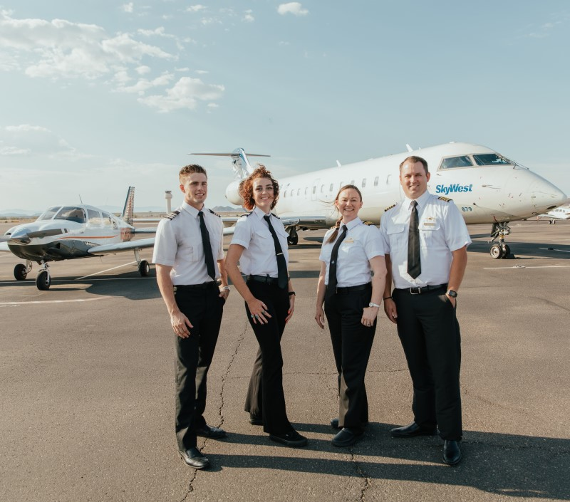 AeroGuard students with SkyWest Jet