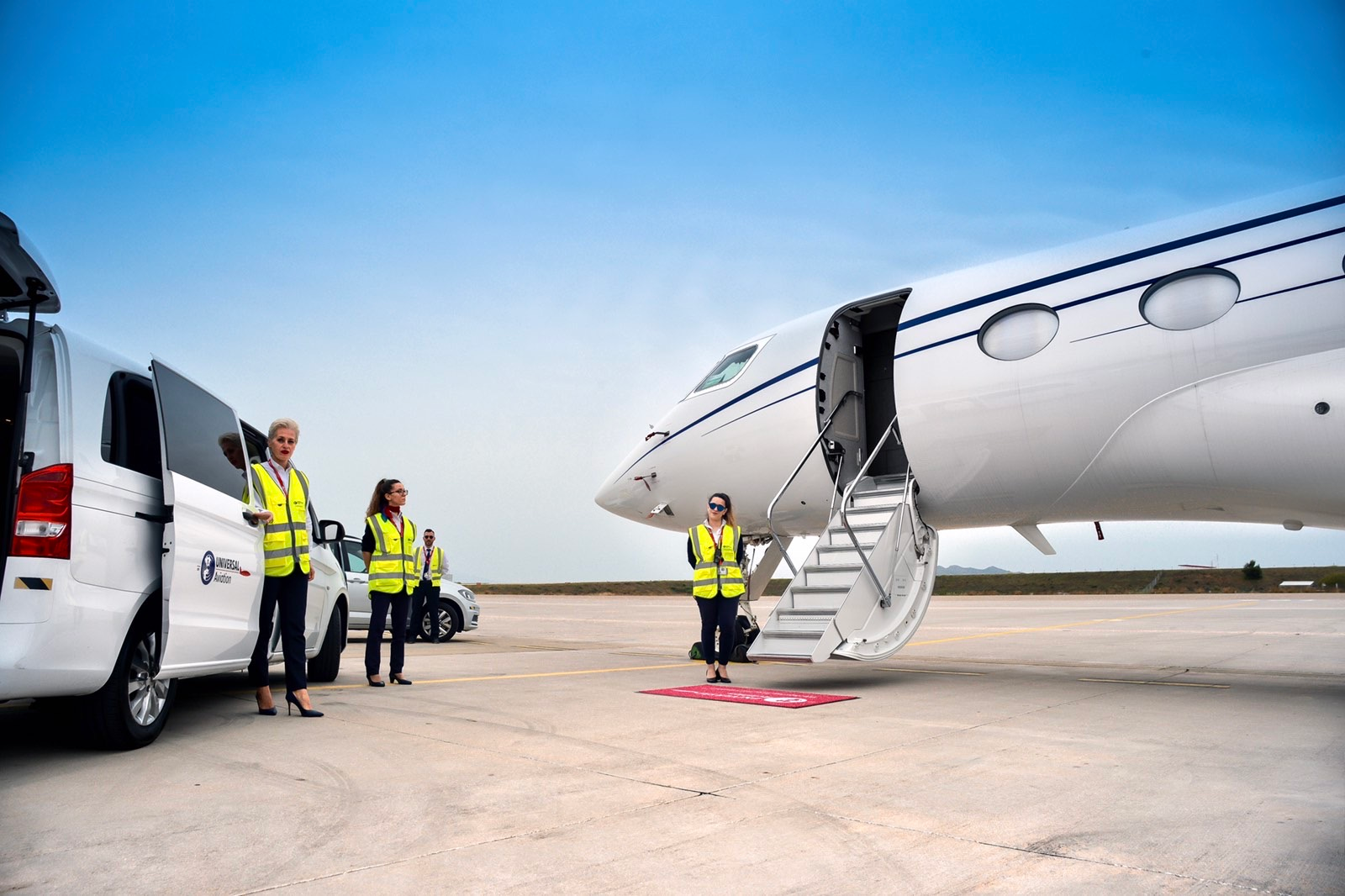 Universal Aviation Greece &ndash; Paros