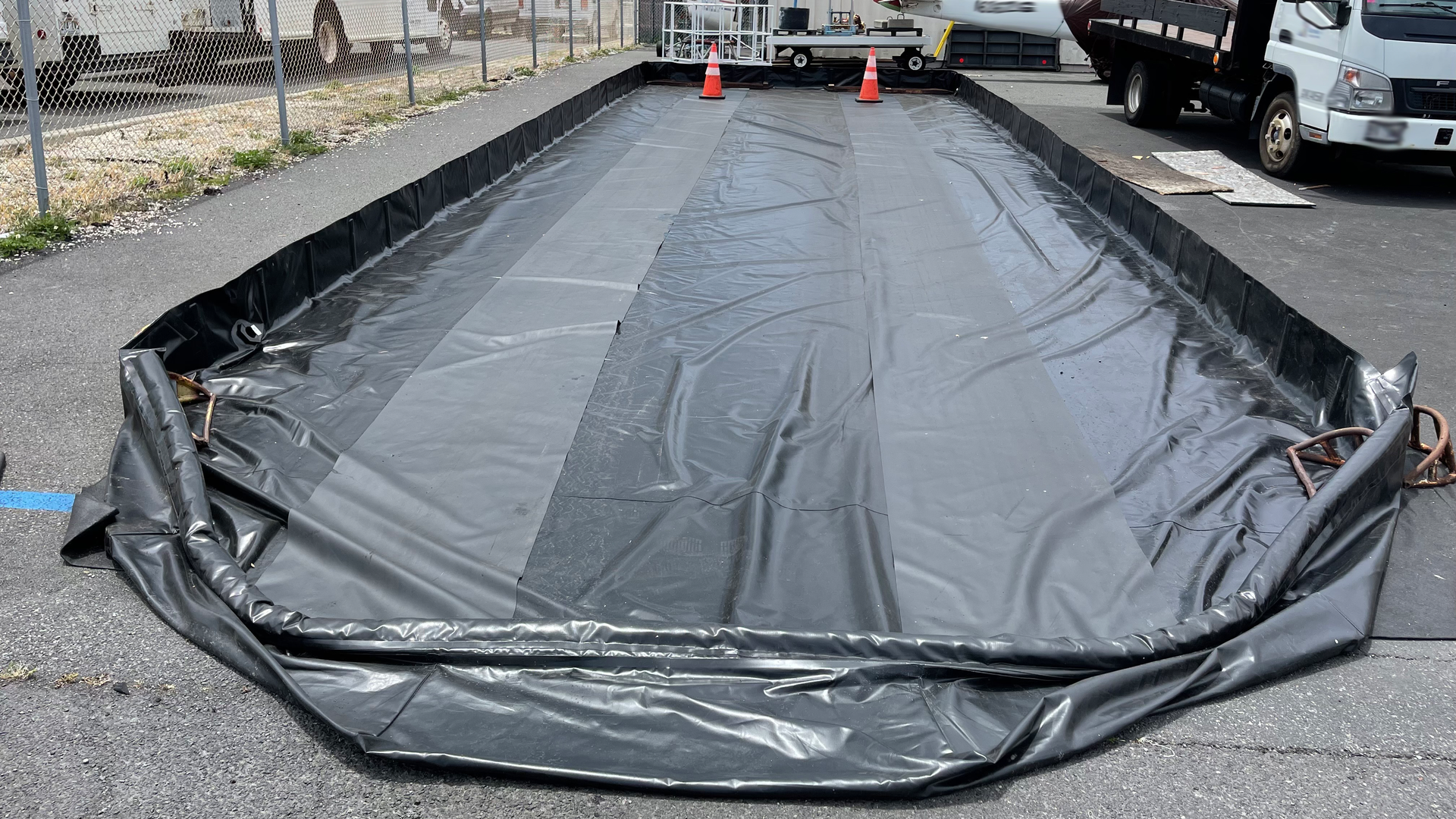 Interstate Products Inc. (IPI) is a supplier of airfield fuel spill containment berms to help with EPA and SPCC regulations and accommodate all size fuel trucks and tankers.