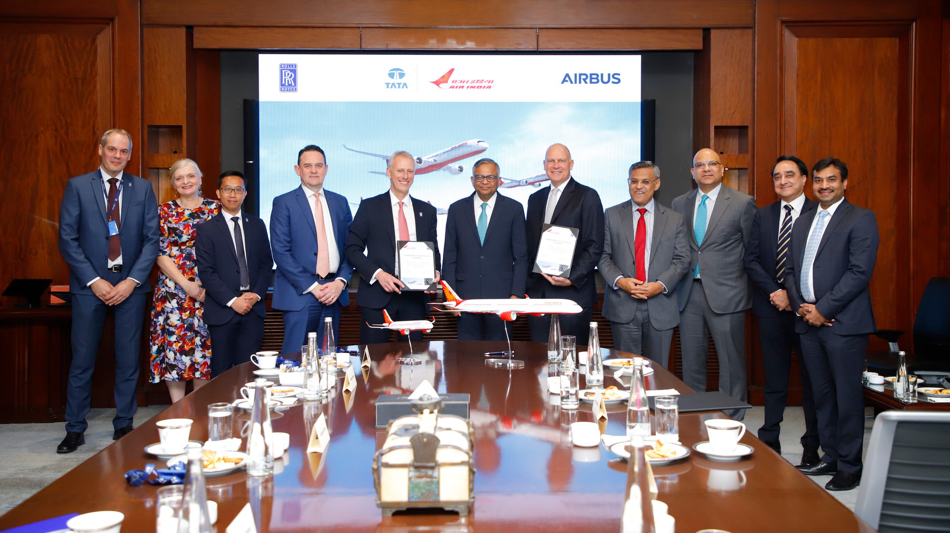 52687884102 5708594dec O 63f4de1e5c01a