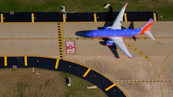 A Southwest Airlines 737-7H4 holds short of the 13L-31R runway at Dallas Love Field. Southwest will reduce by half the amount of experience prospective pilots must have flying jet or turboprop aircraft as it accelerates hiring in 2023. A Southwest Airlines 737-7H4 holds short of the 13L-31R runway at Dallas Love Field. Southwest will reduce by half the amount of experience prospective pilots must have flying jet or turboprop aircraft as it accelerates hiring in 2023.