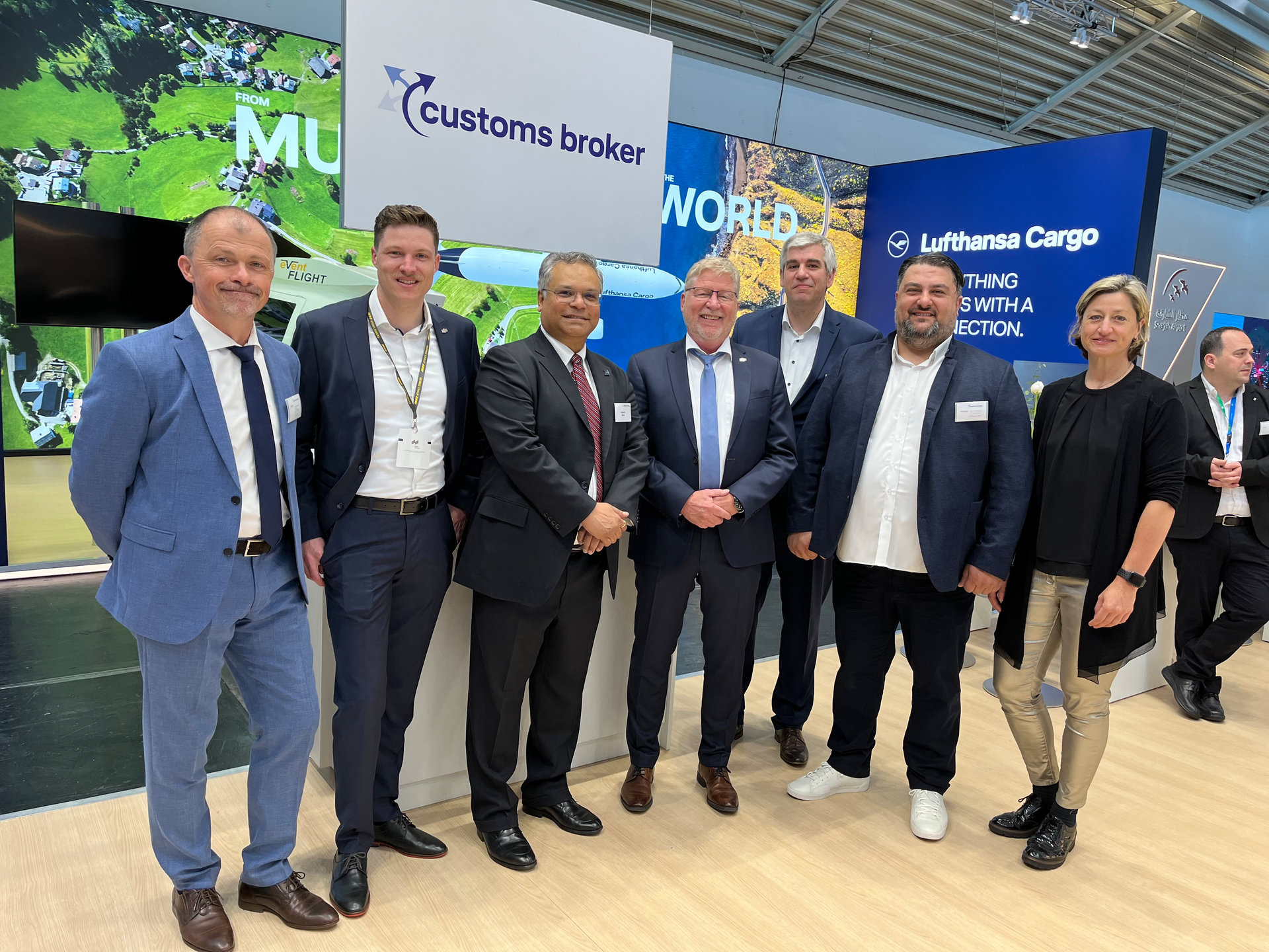 From left, Uwe Glunz, Managing Director Customs Broker, Christian Georgi, COO GEORGI Transporte, Ashwin Bhat, CEO Lufthansa Cargo, J&uuml;rgen Georgi, CEO GEORGI Group, Benjamin Weil, Commercial Manager, GEORGI Handling, Murat Odabas, Managing Director Customs Broker, Diana Sch&ouml;neich, Managing Director GEORGI Handling