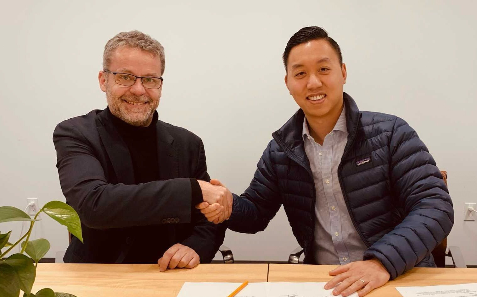 Safran Electrical & Power, the world leader in electric aircraft systems, has signed a collaboration agreement with Cuberg, a subsidiary of the battery manufacturer Northvolt, for industrial, technical and commercial cooperation to develop jointly an aviation energy storage system for future full electric and hybrid aircraft.