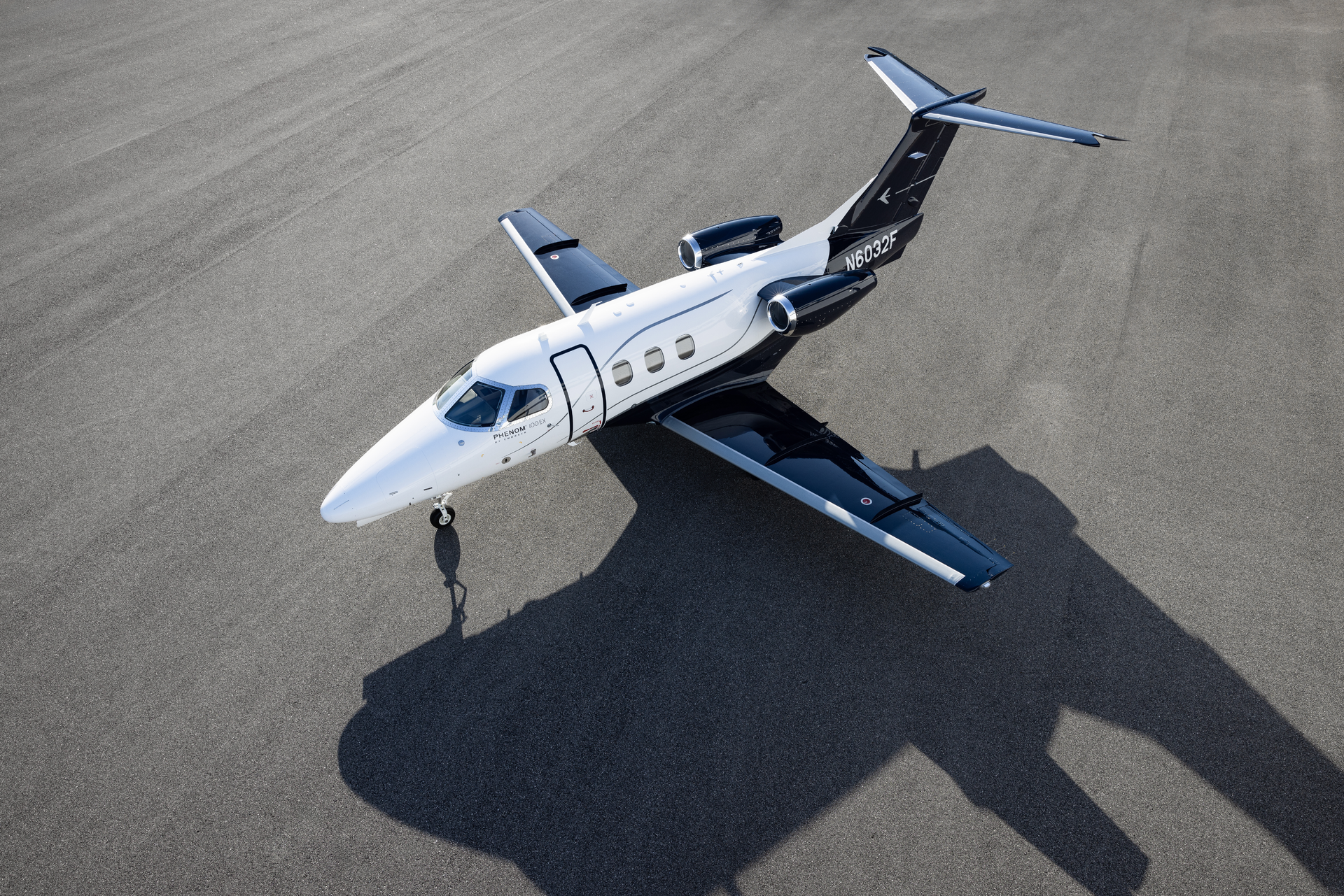 Phenom 100 Ex Exterior 1 652552d1249f8
