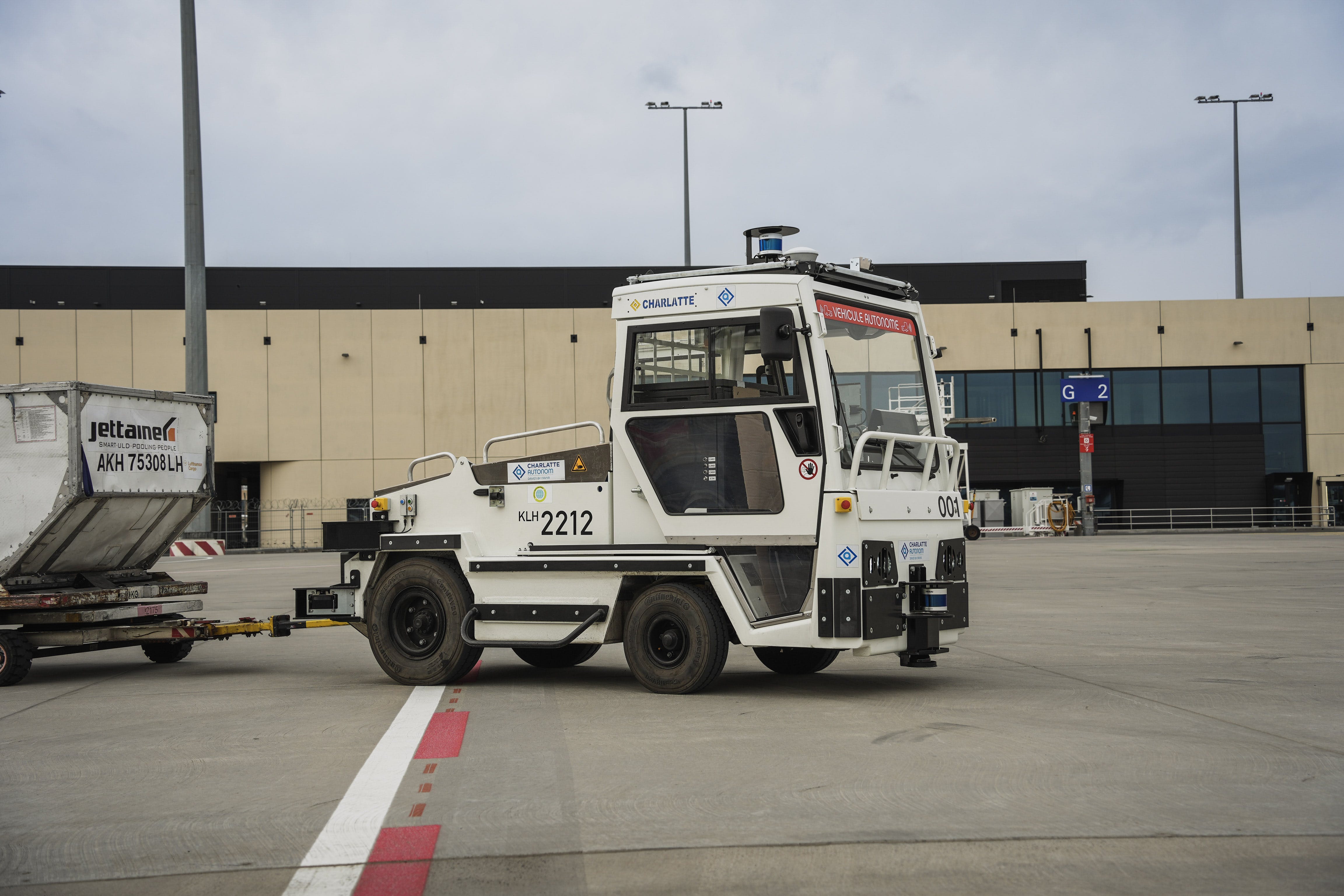 The aim of the autonomous vehicle trial at FRA was to determine whether &ndash; and under what conditions &ndash; the driverless tractor could support regular baggage and cargo operations on the apron.